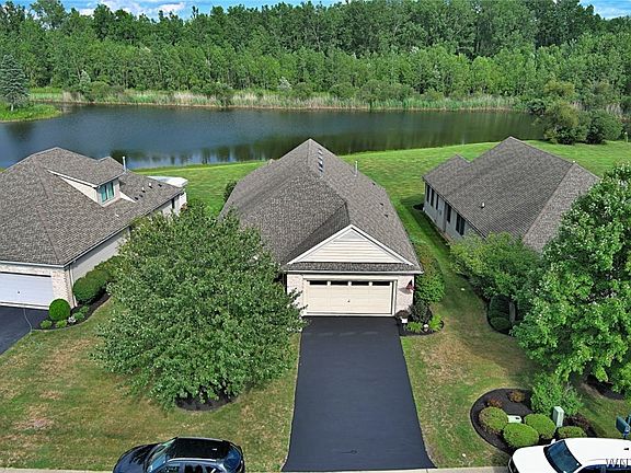 3rd image of 41 Springbrook Shores Dr