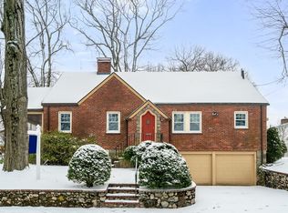 15 Roundwood Rd, Newton, MA 02464