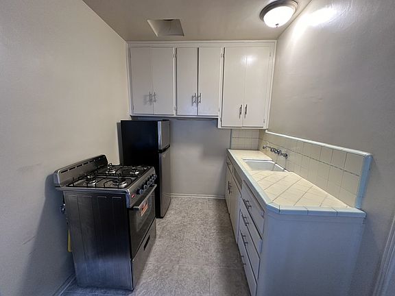 3rd image of 5709 1/2 S Baldwin Ave