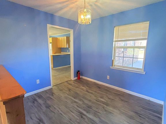 5th image of 2307 Robert Dr