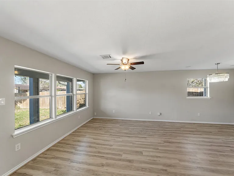 7019 Sur Ct — Photo 6