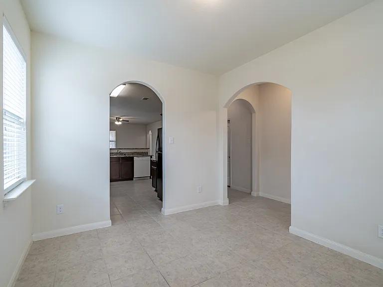 1911 Hot Springs Way — Photo 4