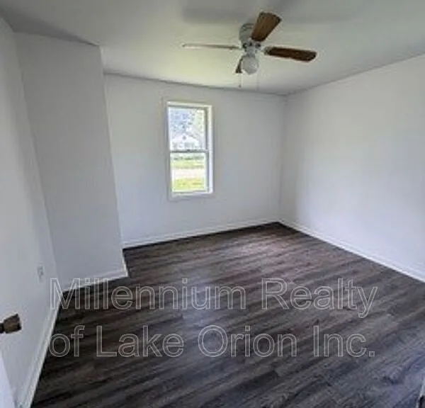 85 E Beverly Ave — Photo 10