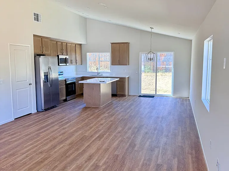 11705 Sebastian Rd — Photo 21
