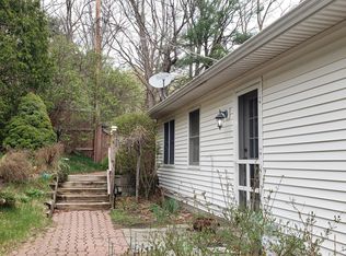 49 Beach Rd, Halfmoon, NY 12065