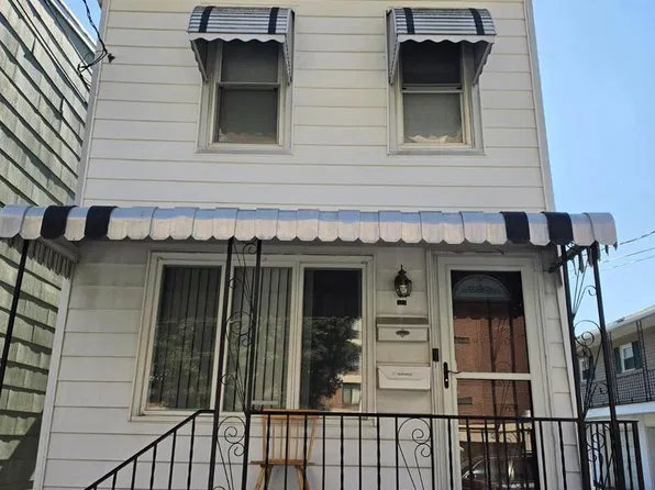325 Lewis St, Minersville, PA 17954