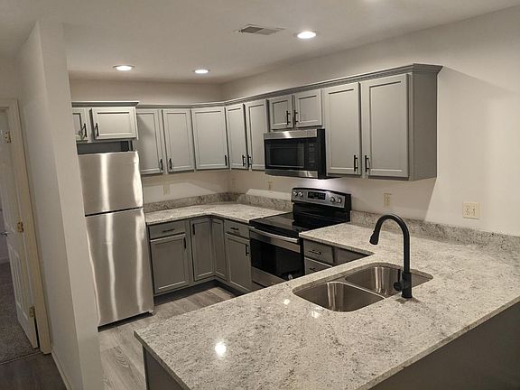5th image of 710 Iaa Dr APT 105
