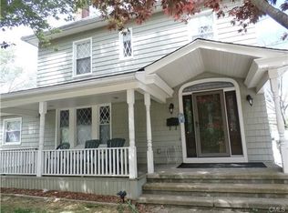 22 Fairview Ter, Derby, CT 06418