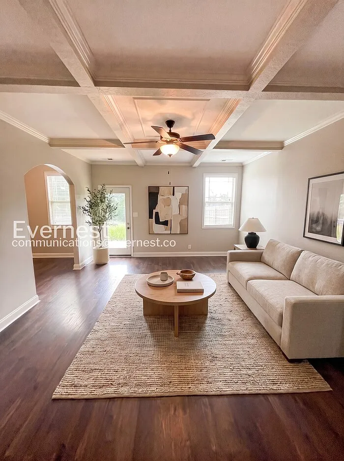 4 bed, 2.5 bath, 2183 sqft, $2,095 — Photo 3
