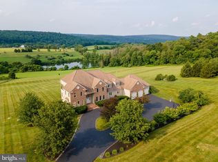 1097 Mount Pleasant Rd, Elverson, PA 19520