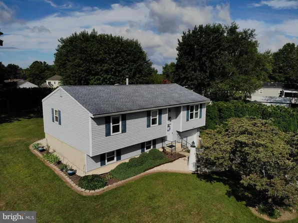 4401 Wynnefield Rd, Dover, PA 17315