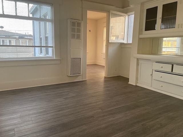 2nd image of 4153 Menlo Ave #4153