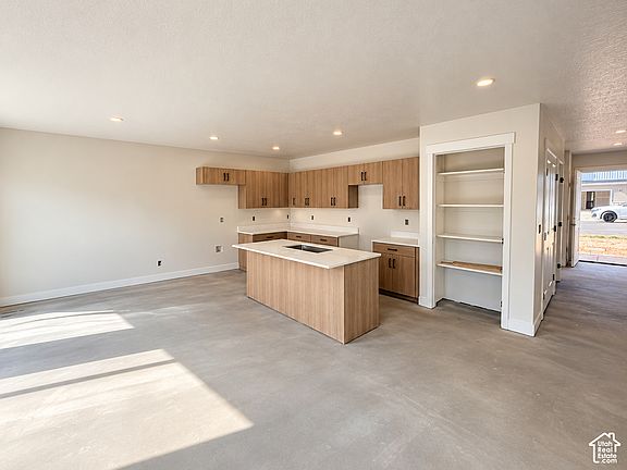 3rd image of 1058 N Summit View Dr W