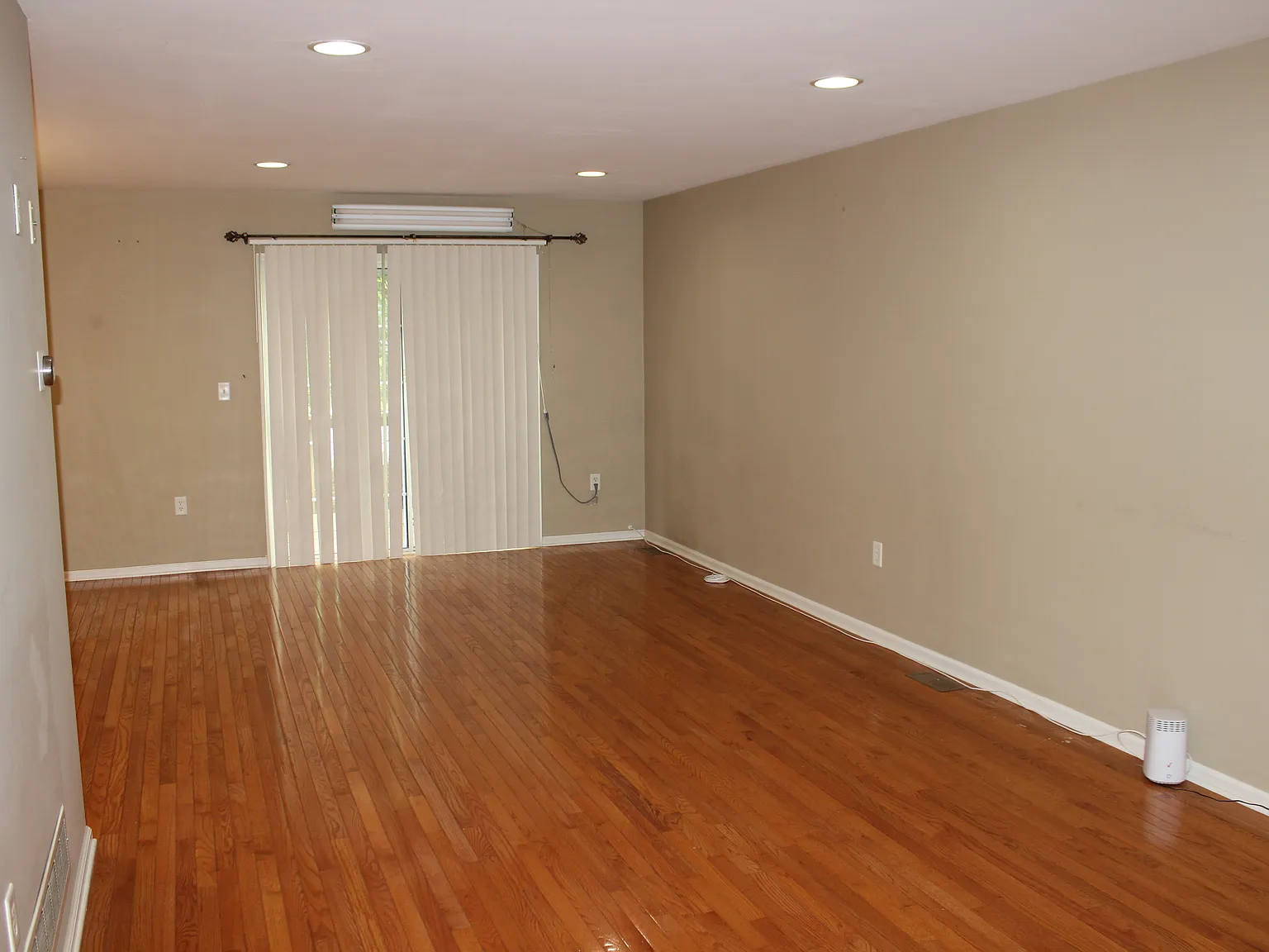 3 bed, 2.5 bath, 1750 sqft, $3,600 — Photo 3