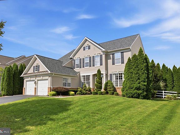 3rd image of 139 Plymouth Pl