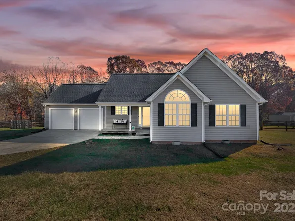 391 Brook Glen Dr, Mooresville, NC 28115