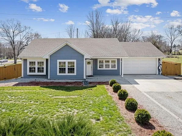 301 Plattsburg St, Lathrop, MO 64465