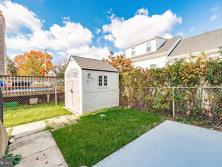 725 Mount Vernon Ave — Photo 17