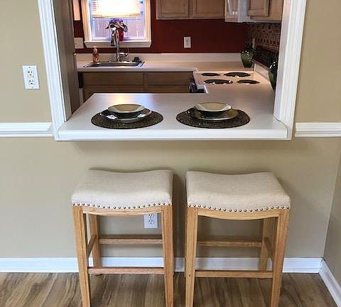 Breakfast bar