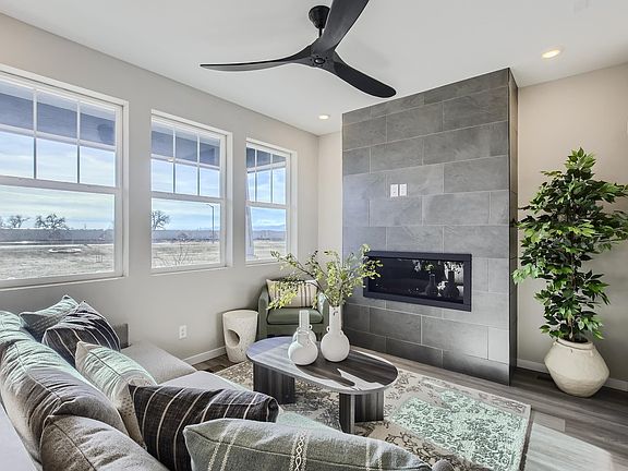 3rd image of 903 NETTLE Ln