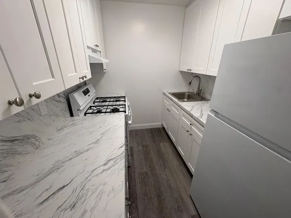 8615 Ava Pl APT 5C, Jamaica, NY 11432
