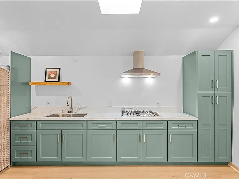 1031 E Tujunga Ave #A — Photo 17