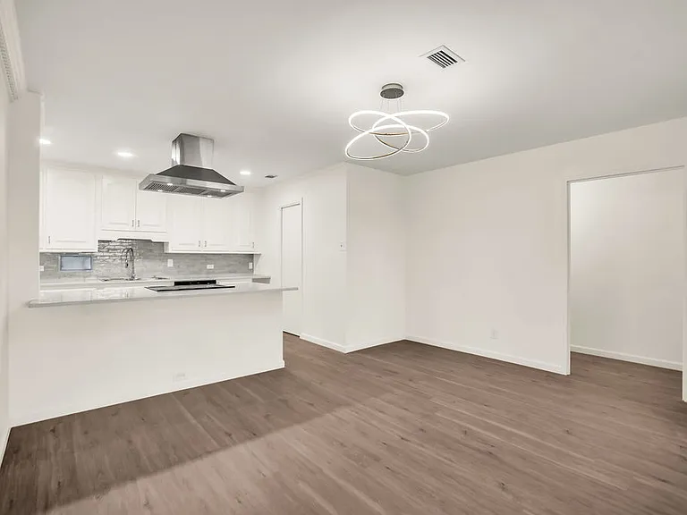 6335 W Northwest Hwy #411 — Photo 6