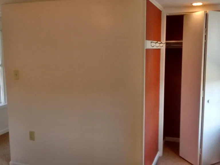 164 S River St #B — Photo 19