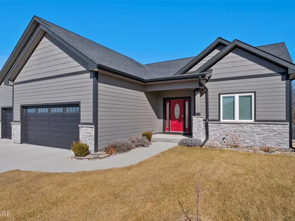 2310 N 9th Ct, Indianola, IA 50125