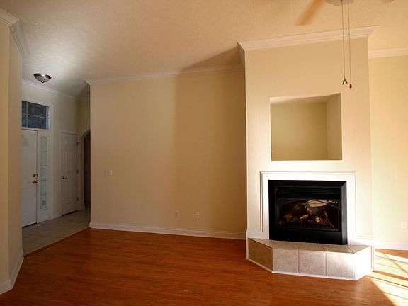 3rd image of 1142 S Elmwood Ave