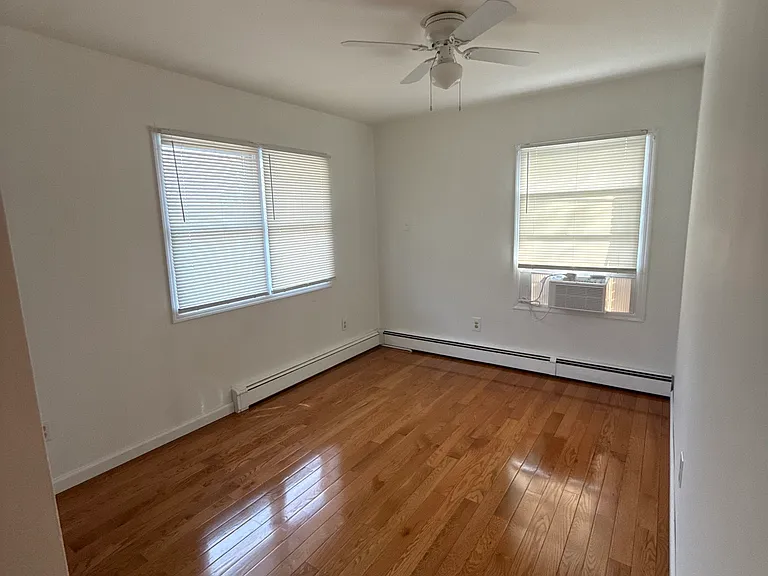402 Monroe Ave — Photo 11