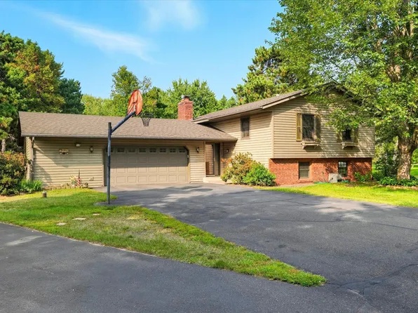 6072 Chippewa Trl, North Branch, MN 55056