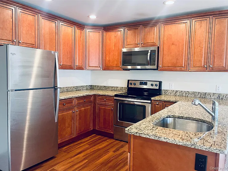 46 Islip Ave #201 — Photo 7
