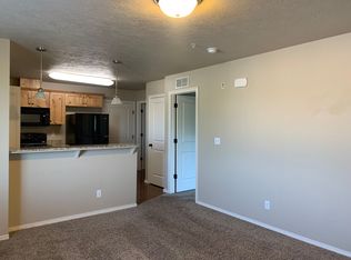 870 N Bluffwood Ln APT 11, Meridian, ID 83642