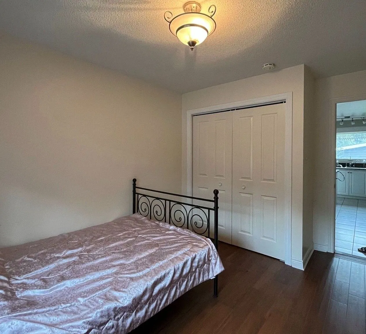 1 bed, $900 — Photo 3