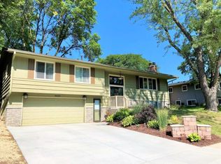 4600 Heritage Hills Dr, Bloomington, MN 55437