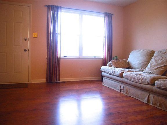 4th image of 605 Tocher Dr
