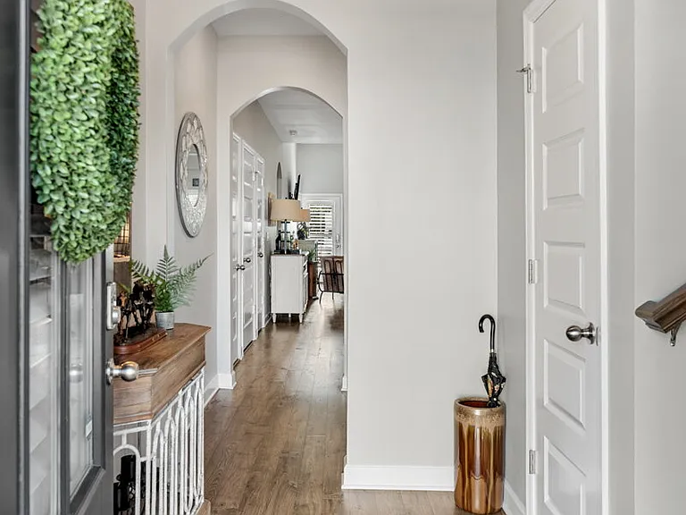 1022 Emery Bay Cir — Photo 3