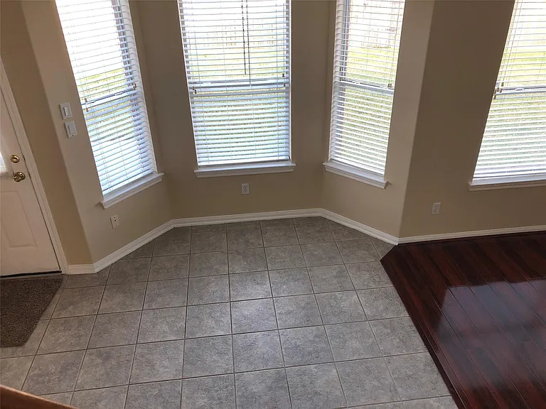 1602 Candleston Ln — Photo 4