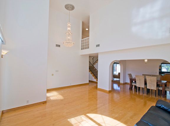 2nd image of 5351 Yolanda Ave