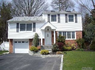 906 Harlane Cir, Bellmore, NY 11710