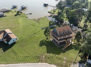 500 Lagoon Dr, Pointblank, TX 77364