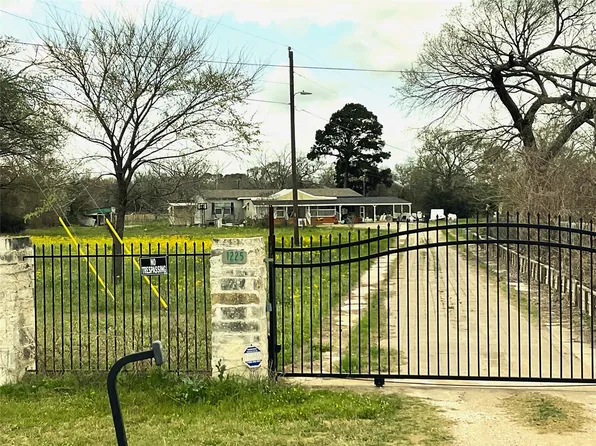 1225 Highway 71 Hwy W, Smithville, TX 78957