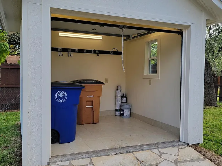 4012 Hyridge Dr — Photo 4