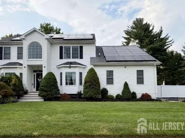7 Sarah Ct, Monmouth Junction, NJ 08852
