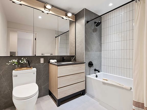 4th image of 3705 30th St #533