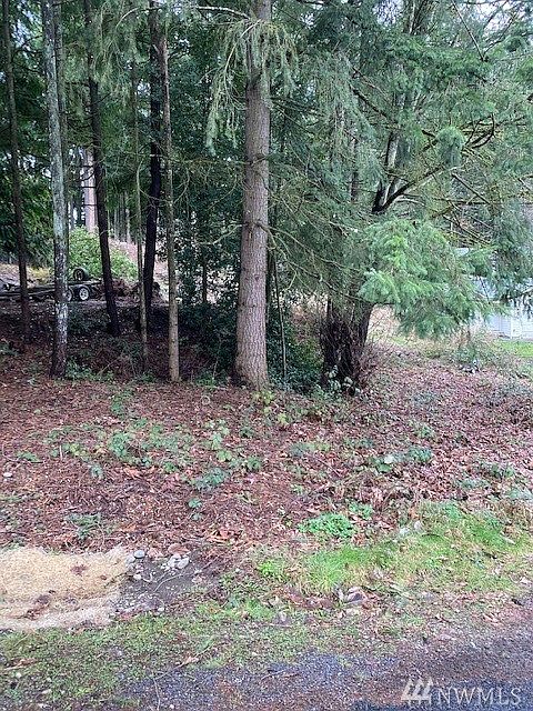 Quiet Serene Setting on a Cul-de-Sac in Desirable Lakeridge Neighborhood of Lake Tapps.