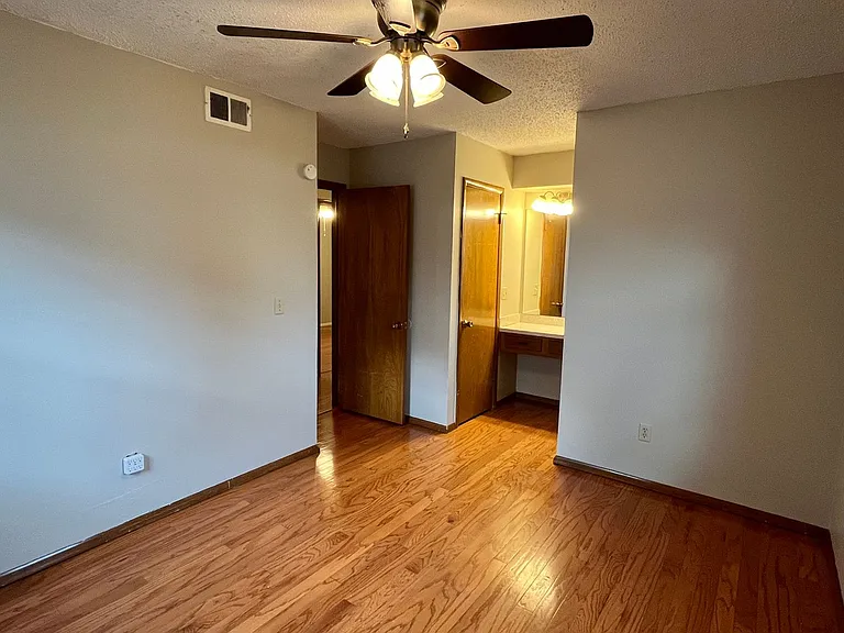 324 W Michael Dr — Photo 9