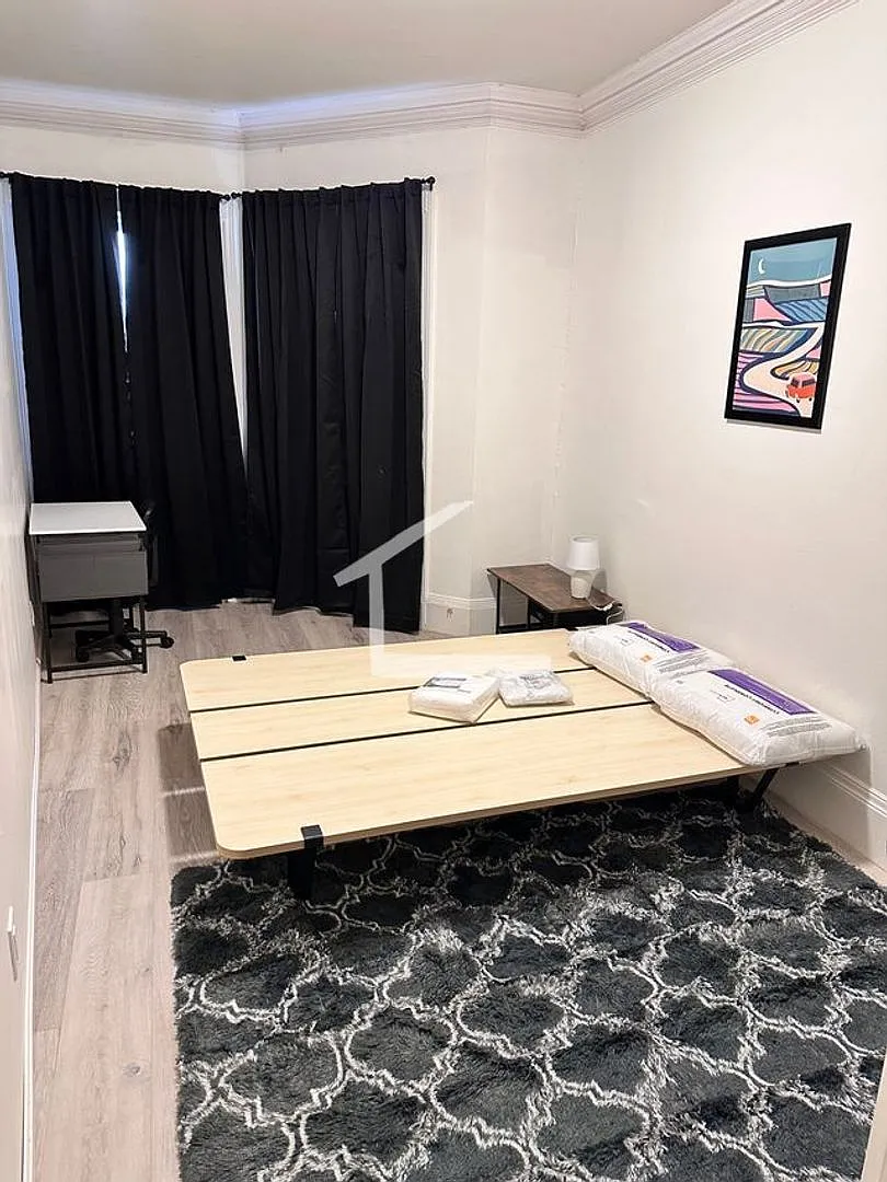 Updated Brighton 5 Bed — Photo 4