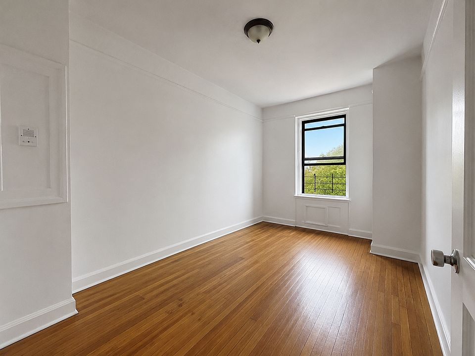 2nd image of 3412 Bruner Ave Floor 2